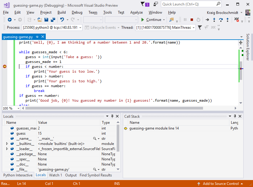 Screenshot: Visual Studio unterbricht den Debugprozess, sobald der Breakpoint erreicht ist.